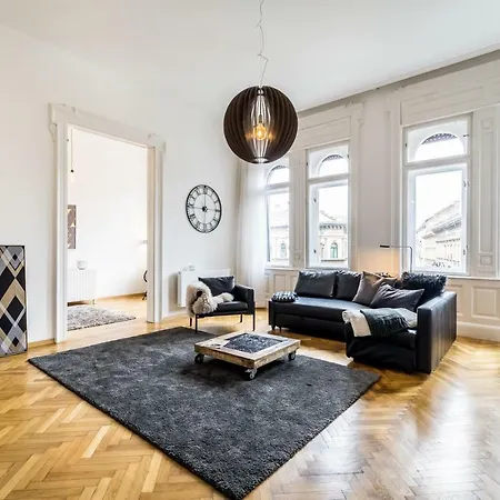 Bpr Luxe De Noir Et Blanc * Budapest