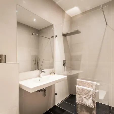 Bpr Luxe De Noir Et Blanc Apartment