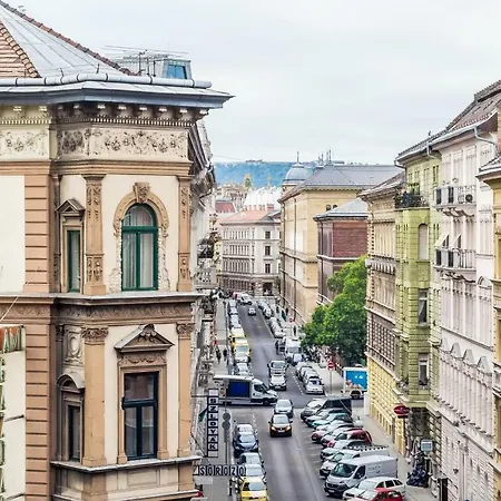 Bpr Luxe De Noir Et Blanc Apartment Budapest