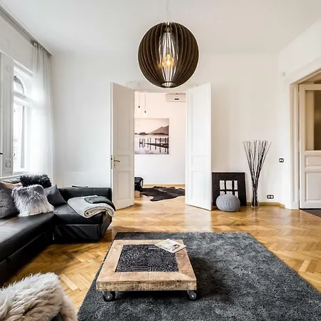 Bpr Luxe De Noir Et Blanc Apartment Budapest
