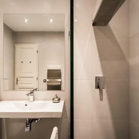 Bpr Luxe De Noir Et Blanc * Budapest