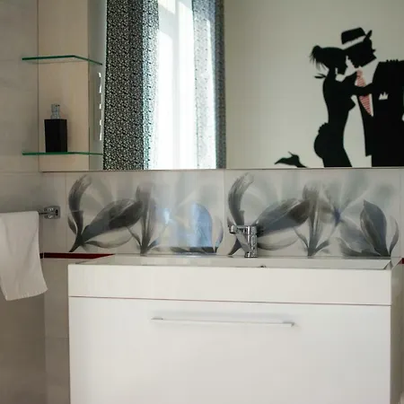 Karinflats - Jazzy Apt. Apartment