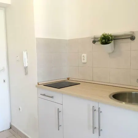 Baross Apartment *