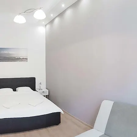 Akacfa 36 91 Mt 3 Bedroom District 7 Appartement