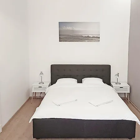 Akacfa 36 91 Mt 3 Bedroom District 7 Appartement