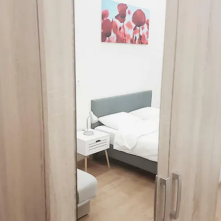 Akacfa 36 91 Mt 3 Bedroom District 7 Appartement *