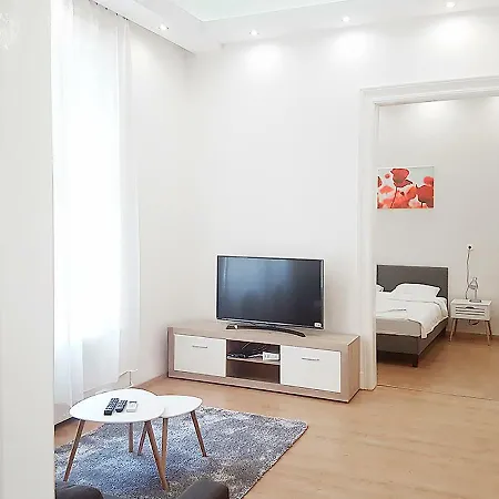 Akacfa 36 91 Mt 3 Bedroom District 7 Appartement *