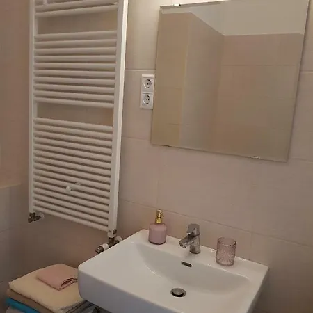 Apartment Tinodi Utca 1-3