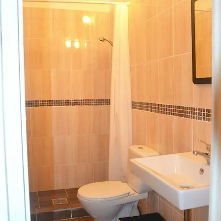 No. 11 With 2 Bathrooms Next To Railway Station Apartment Budapest
