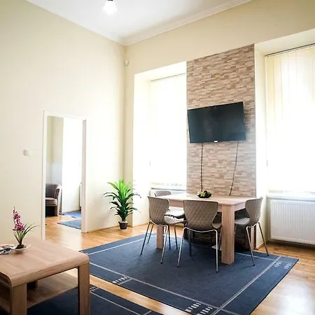 Apartment Regiposta Street- Center