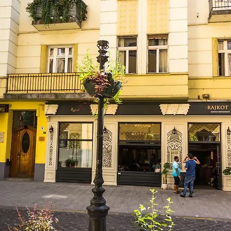 Apartman 65 Négyzetméteres, 1 Hálószobás, 1 Saját Fürdőszobával Rendelkező Apartman 5. Kerület - Belváros Te