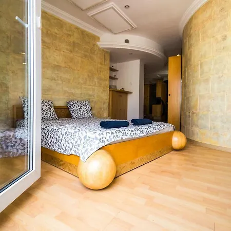 65 Négyzetméteres, 1 Hálószobás, 1 Saját Fürdőszobával Rendelkező Apartman 5. Kerület - Belváros Te Apartman