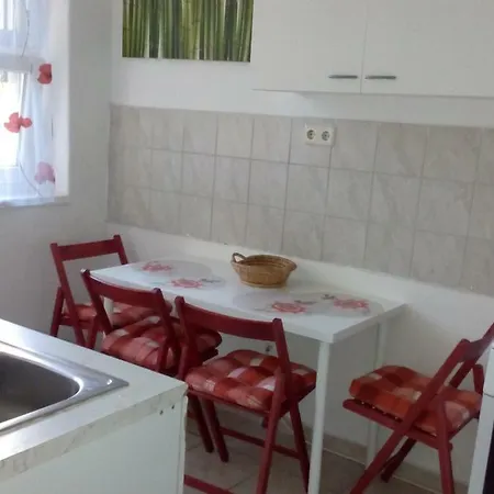 Centrum Apartment2 Апартаменты *