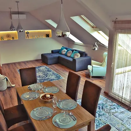 Luxury Family Penthouse Downtown *