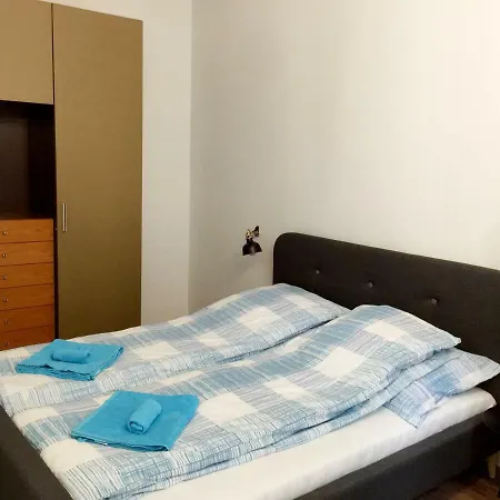 Hadik Apartment *
