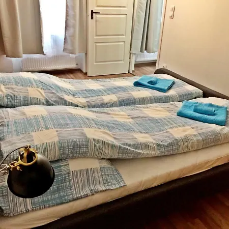 Hadik Apartment *