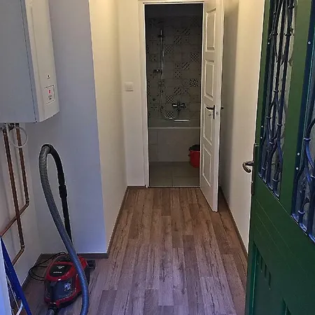 Hadik Apartment *