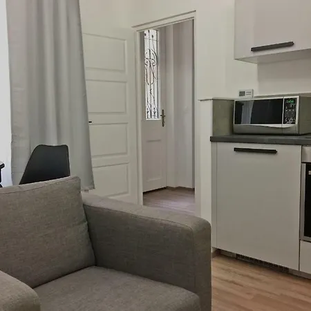 Hadik * Budapest