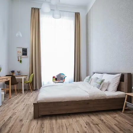 Passage 2 Bed & Breakfast *