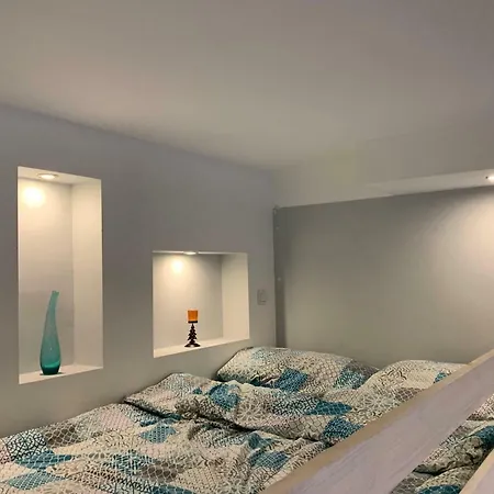 Nefelejcs Utca 9 Apartment *