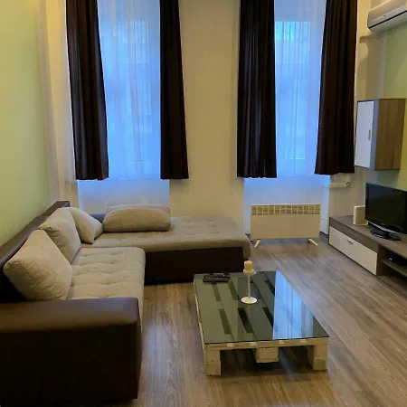 Apartment Nefelejcs Utca 9 *