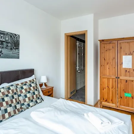 Apartment Port *