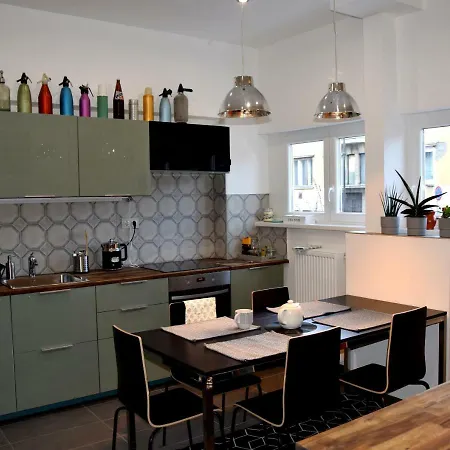 Bleak House - Bauhaus In Greener Apartman Budapest