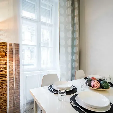 Bpr Bright Sapphire Apartment *