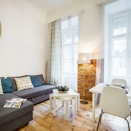 Bpr Bright Sapphire Apartment Budapest