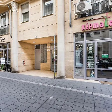 Bpr Vivid Downtown Vibe With Balcony Apartment