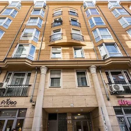 Bpr Vivid Downtown Vibe With Balcony * Budapeşte