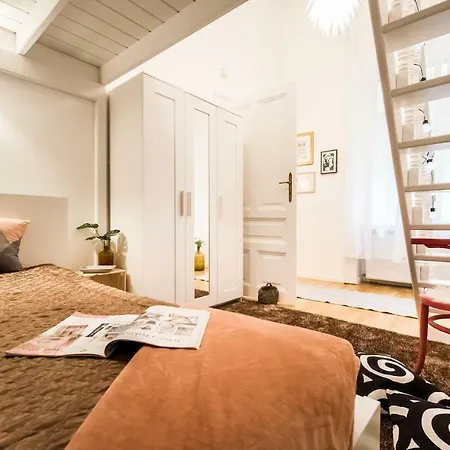 Apartment St Stephen Boulevard Next To Danube