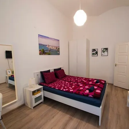 No. 11 With 2 Bathrooms Next To Railway Station Apartment Budapest