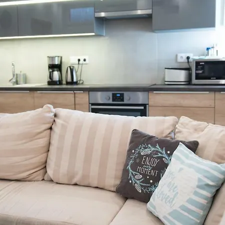Petra's Quiet Island In The Heart Of The Apartamento Budapeste