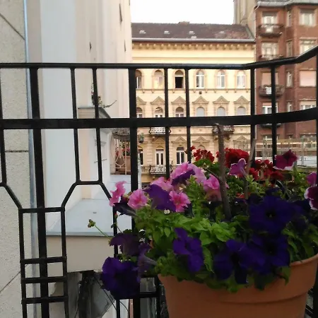 3 Bedrooms Suite, 2 Bathrooms, Balcony At Opera