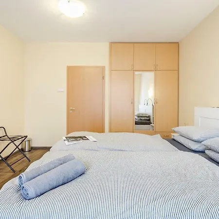 Daire Bpr Vivid Downtown Vibe With Balcony Budapeşte