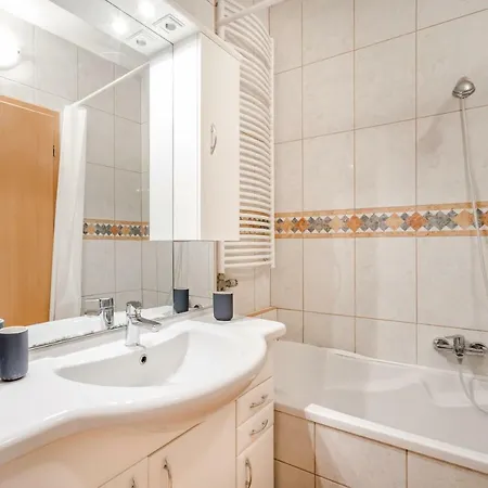 Bpr Vivid Downtown Vibe With Balcony Apartment Budapest