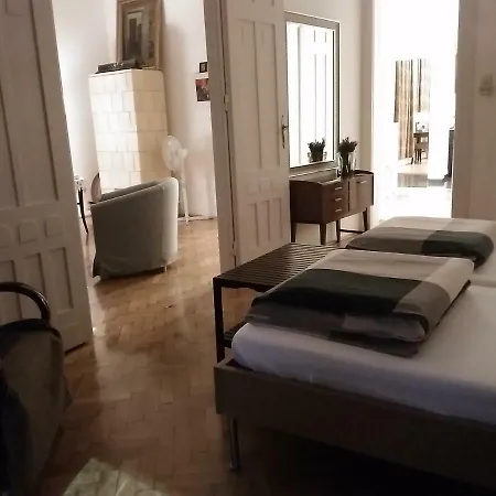 3 Bedrooms Suite, 2 Bathrooms, Balcony At Opera Apartment *