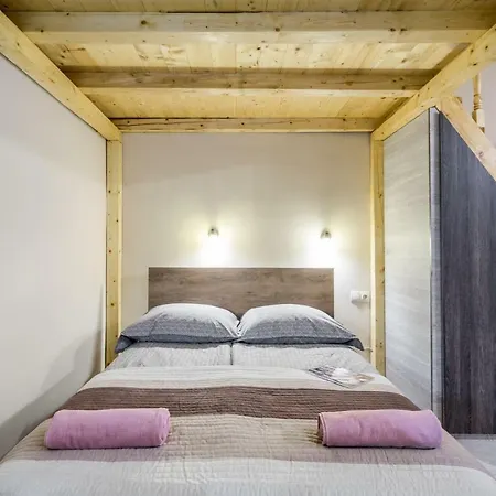 Bpr Luminous Design Apartment