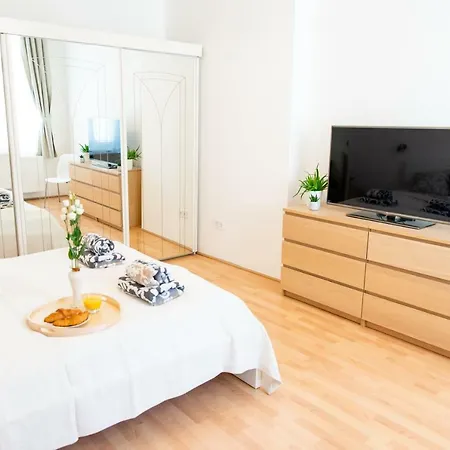 Wess11 Downtown Apartment