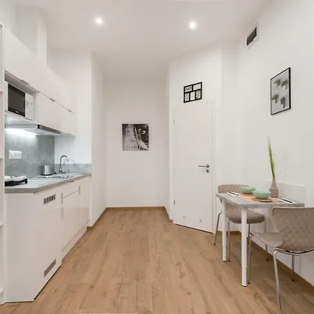 Apartment Holidays Downtown *