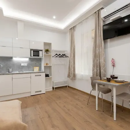 Holidays Downtown Apartment Budapest