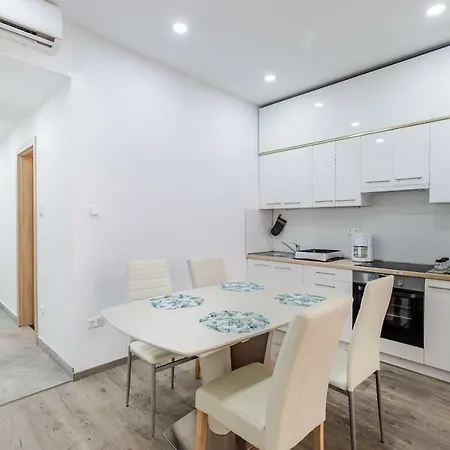House4us.central Budapest.luxury Apartment. Deak Ferenc Ter Budapest