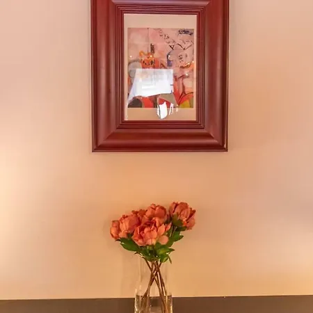 K5 - The Happy In The Nightlife Zone Apartment *