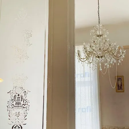 Royal Apartment *