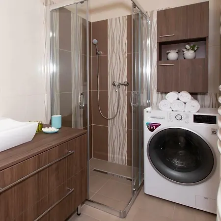 Blue And Silver Park Apartment *