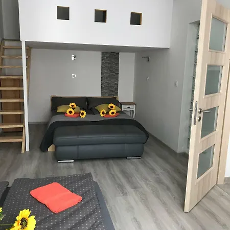 Sunflowers Apartment *