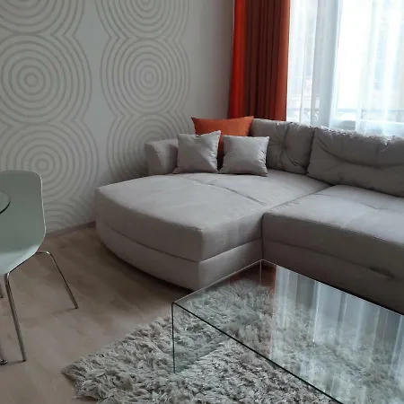 Apartment Modern, Quiet & Cozy In The Middle Of Downtown Near Danube At Fashion Street *