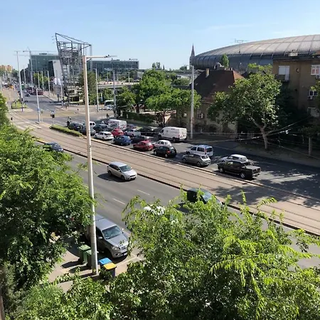 Apartment Sportarena & Stadion Apartman H-39
