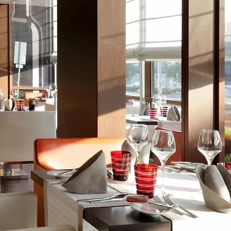 Sofitel Chain Bridge 5* בודפשט
